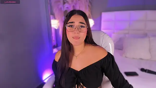 Anasha21 online show from April 24, 2026, 4:37 am