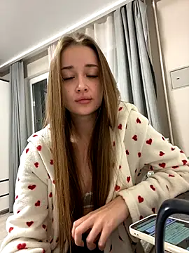 Angel hotyy online show from October 24, 2025, 5:53 pm