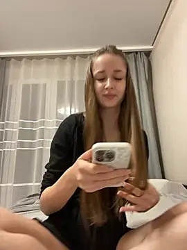 Angel hotyy online show from October 29, 2025, 7:37 pm