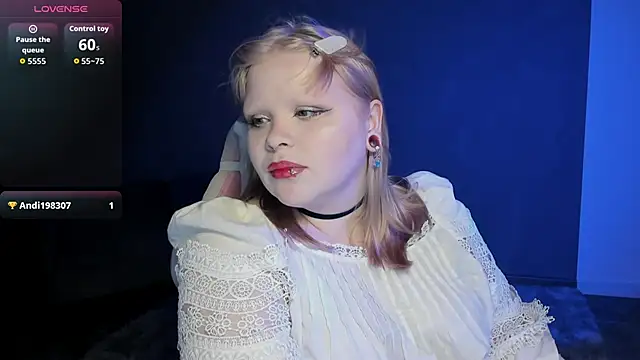 Snapshot of LottieReed chatting on May 16, 2026, 6:21 am LottieReed online show from May 16, 2026, 6:21 am