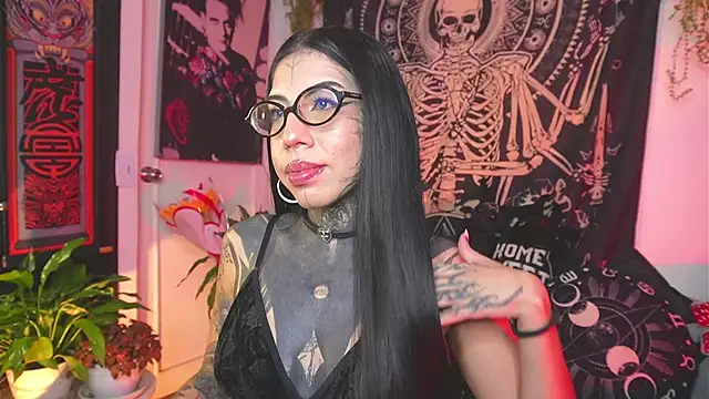 Dalia Vorhees online show from June 10, 2026, 1:39 am