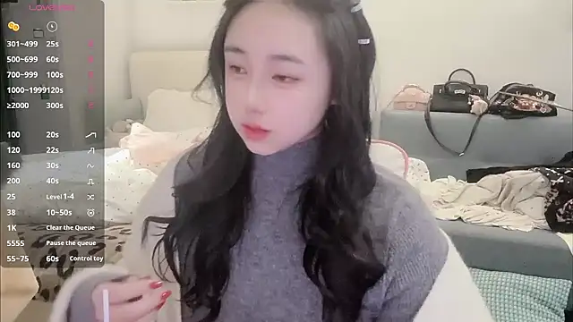 Love-hanzaizai718 online show from January 10, 2026, 11:56 am