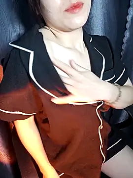 Cherry Le02 online show from March 12, 2026, 3:18 pm