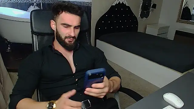MicahLane online show from July 8, 2026, 4:17 am