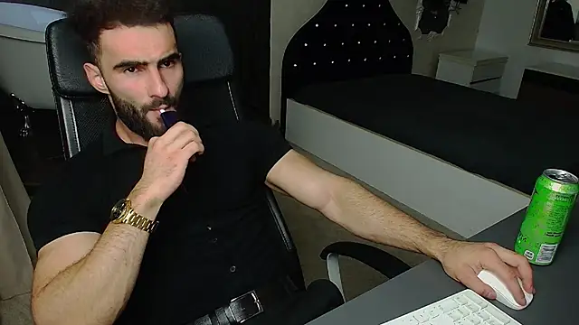 MicahLane online show from July 28, 2026, 3:02 am