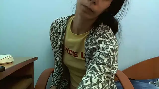 Snapshot of andreea713 chatting on March 14, 2026, 1:38 pm andreea713 online show from March 14, 2026, 1:38 pm