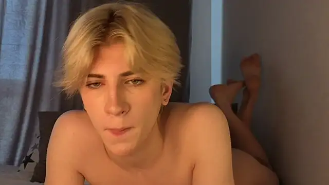 Snapshot of Oliver_star_boy_ chatting on June 2, 2026, 8:27 am Oliver star boy online show from June 2, 2026, 8:27 am
