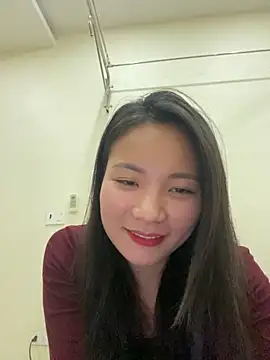 Snapshot of Bee_Yellow00 chatting on December 20, 2025, 4:52 am Bee Yellow00 online show from December 20, 2025, 4:52 am