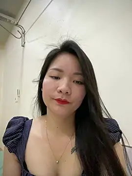 Snapshot of Bee_Yellow00 chatting on March 2, 2026, 4:25 am Bee Yellow00 online show from March 2, 2026, 4:25 am