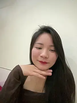 Snapshot of Bee_Yellow00 chatting on March 11, 2026, 4:51 am Bee Yellow00 online show from March 11, 2026, 4:51 am