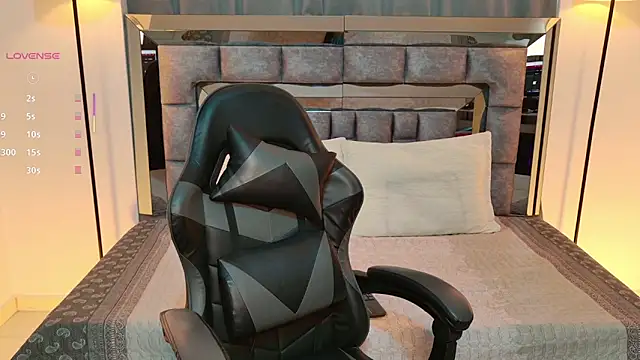 Bella Clark2 online show from January 15, 2026, 2:32 pm