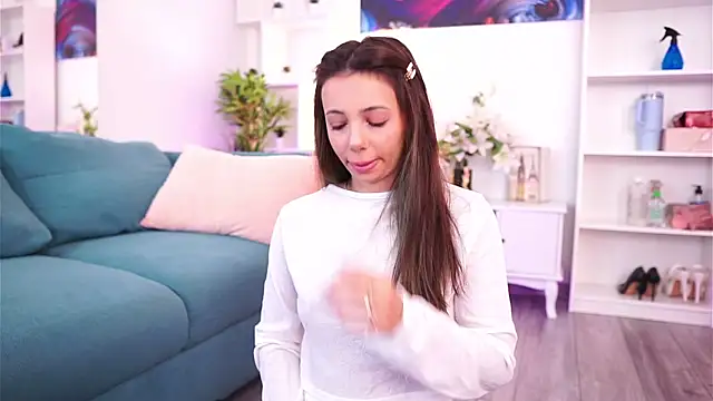 Aisha Bee online show from November 28, 2025, 10:07 am