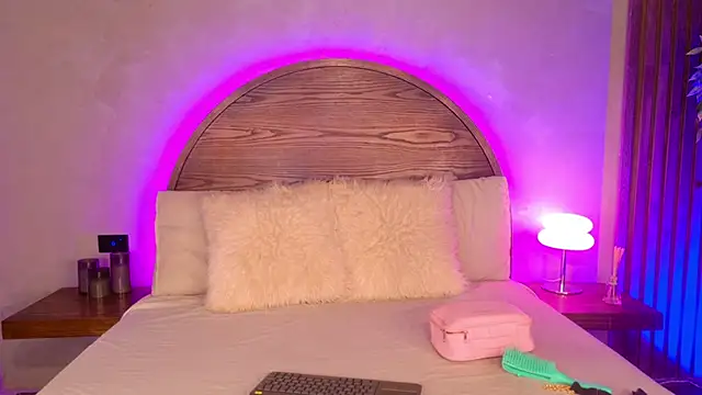 loana vegas online show from July 9, 2026, 4:11 pm