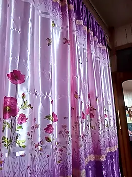 Valentinass20 online show from November 19, 2025, 2:33 am