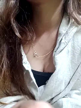 Sujatab250 online show from November 13, 2025, 7:24 pm