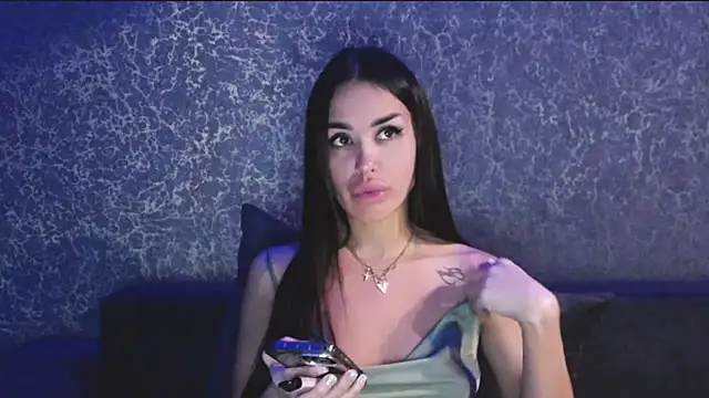 velvetveyraX online show from January 8, 2026, 3:25 pm