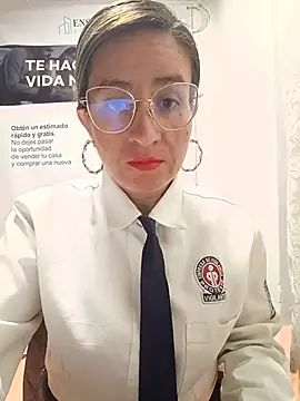 Valentina--1 online show from May 15, 2026, 10:22 am