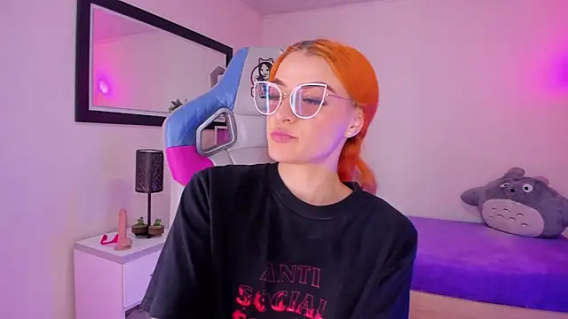 celeste blazze  online show from February 11, 2026, 5:29 pm