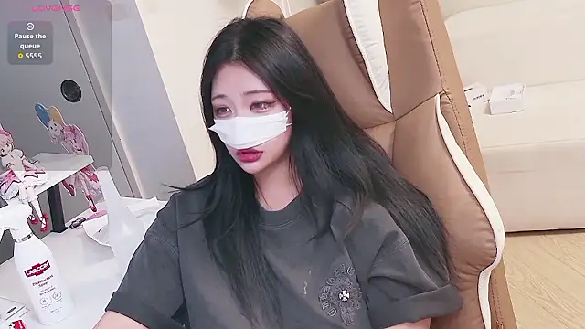 Milk Sola online show from June 19, 2026, 3:38 pm