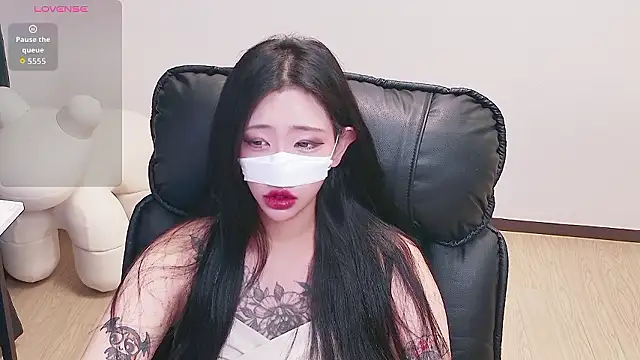 Milk Sola online show from July 12, 2026, 9:50 pm