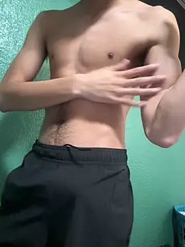 Snapshot of Delicious_Papi chatting on June 17, 2026, 5:47 pm Delicious Papi online show from June 17, 2026, 5:47 pm