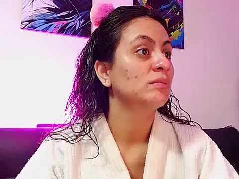 Snapshot of Caroline_Jons chatting on November 10, 2025, 2:05 pm Caroline Jons online show from November 10, 2025, 2:05 pm