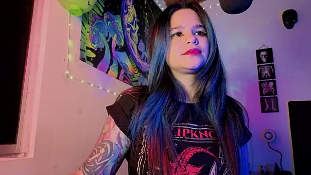 Snapshot of AshGraven chatting on November 3, 2025, 4:25 am AshGraven online show from November 3, 2025, 4:25 am