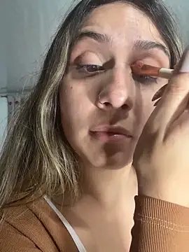 sarah honey   online show from October 27, 2025, 11:58 am