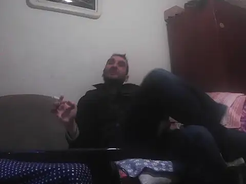 Snapshot of alin42xx chatting on December 3, 2025, 6:32 am alin42xx online show from December 3, 2025, 6:32 am