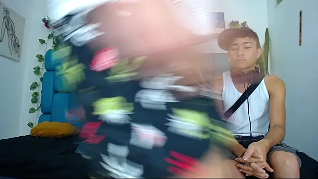 Hot Boys Latinos X online show from January 13, 2026, 5:07 pm