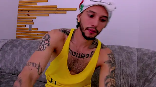 Snapshot of tonny__08 chatting on December 4, 2025, 1:53 pm tonny 08 online show from December 4, 2025, 1:53 pm