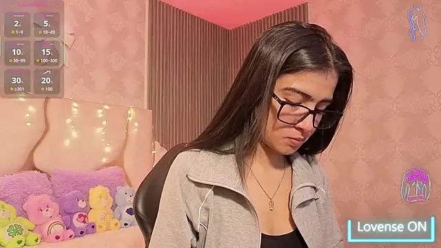 MAIILY TAY online show from January 19, 2026, 11:47 am