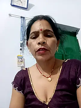 Snapshot of Indiangueen chatting on October 28, 2025, 11:07 pm Indiangueen online show from October 28, 2025, 11:07 pm