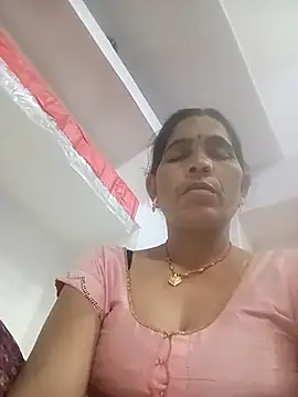 Snapshot of Indiangueen chatting on November 3, 2025, 6:42 pm Indiangueen online show from November 3, 2025, 6:42 pm