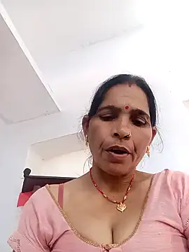 Snapshot of Indiangueen chatting on November 6, 2025, 9:43 am Indiangueen online show from November 6, 2025, 9:43 am