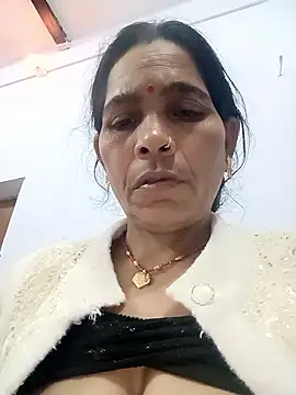 Snapshot of Indiangueen chatting on November 10, 2025, 9:14 pm Indiangueen online show from November 10, 2025, 9:14 pm