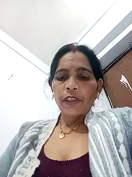 Snapshot of Indiangueen chatting on November 12, 2025, 4:18 pm Indiangueen online show from November 12, 2025, 4:18 pm