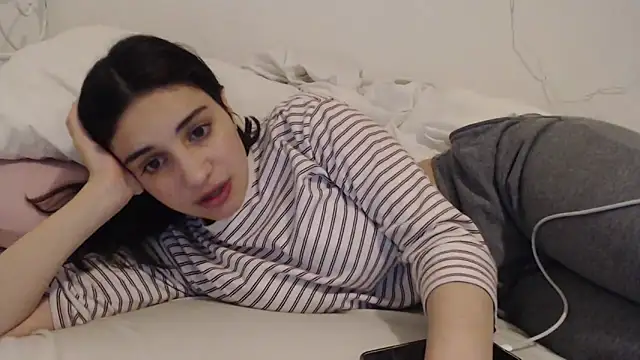 bellefleurrr online show from April 30, 2026, 7:42 pm