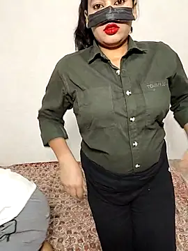 Snapshot of Heena-143 chatting on April 1, 2026, 4:15 pm Heena-143 online show from April 1, 2026, 4:15 pm