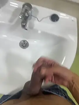 findomhot online show from October 31, 2025, 5:25 pm