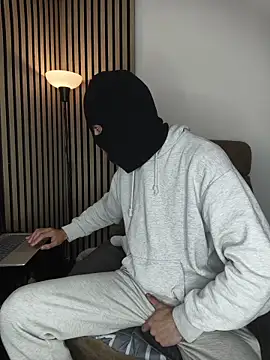 findomhot online show from December 18, 2025, 6:03 pm