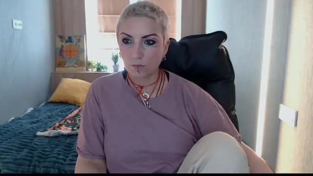 Sweet-n-Strong online show from June 13, 2026, 11:08 am