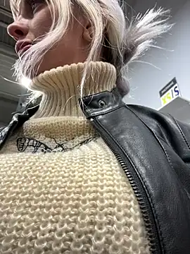 blondegirlx online show from December 20, 2025, 3:41 pm