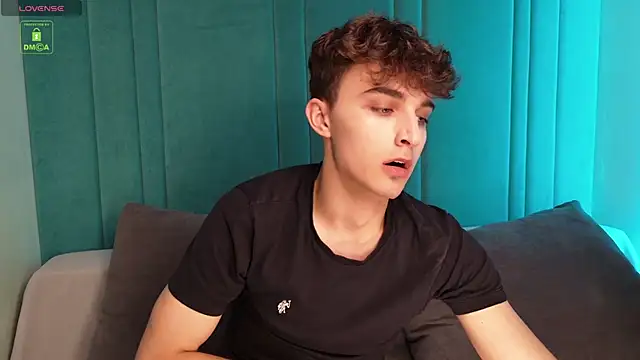 Snapshot of Richard_steele_hot chatting on July 4, 2026, 3:40 pm Richard steele hot online show from July 4, 2026, 3:40 pm