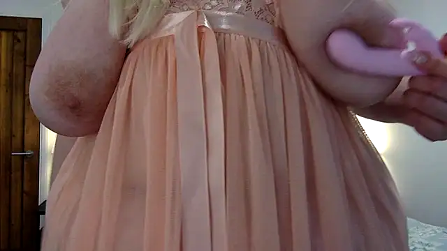 Snapshot of goddessbarbie444 chatting on November 26, 2025, 1:23 pm goddessbarbie444 online show from November 26, 2025, 1:23 pm