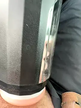 Snapshot of Quickcum2201 chatting on December 13, 2025, 7:53 pm Quickcum2201 online show from December 13, 2025, 7:53 pm