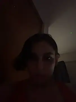 Snapshot of gigi333regi chatting on November 28, 2025, 8:28 am gigi333regi online show from November 28, 2025, 8:28 am