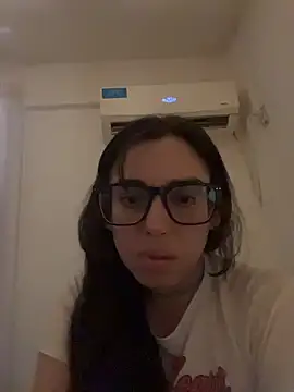 Snapshot of gigi333regi chatting on December 16, 2025, 3:28 pm gigi333regi online show from December 16, 2025, 3:28 pm