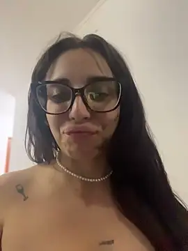 Snapshot of gigi333regi chatting on March 30, 2026, 9:21 am gigi333regi online show from March 30, 2026, 9:21 am