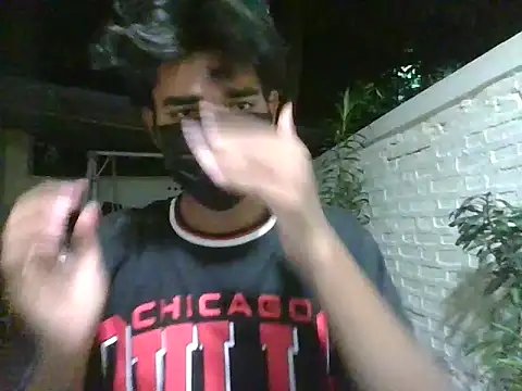 Snapshot of kriZ08 chatting on May 26, 2026, 7:32 pm kriZ08 online show from May 26, 2026, 7:32 pm